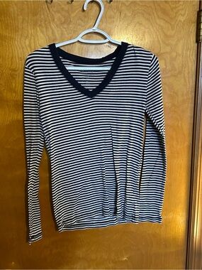 GAP Black & White Striped V-Neck Long Sleeve Top